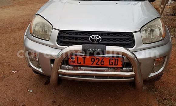 Sayi Na hannu Toyota RAV4 Azurfa Mota in Yaounde a Babban Kamaru Sayi Na hannu Toyota RAV4 Azurfa Mota in Yaounde a Babban Kamaru