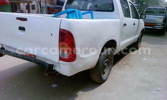 Acheter Occasion Voiture Toyota Hilux Blanc à Yaoundé, Central Cameroon Acheter Occasion Voiture Toyota Hilux Blanc à Yaoundé, Central Cameroon