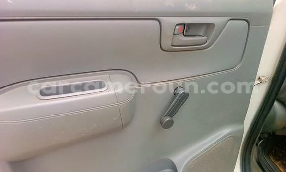 Acheter Occasion Voiture Toyota Hilux Blanc à Yaoundé, Central Cameroon Acheter Occasion Voiture Toyota Hilux Blanc à Yaoundé, Central Cameroon