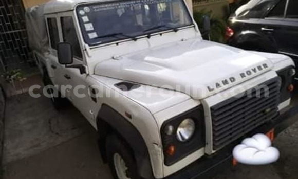 Sayi Na hannu Land Rover Defender White Mota in Yaounde a Babban Kamaru
