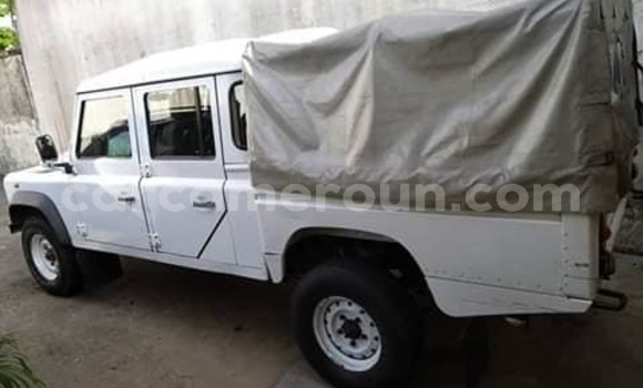 Acheter Occasion Voiture Land Rover Defender Blanc à Yaoundé, Central Cameroon Acheter Occasion Voiture Land Rover Defender Blanc à Yaoundé, Central Cameroon