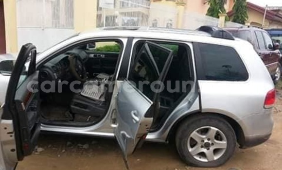 Acheter Occasion Voiture Volkswagen Touareg Gris à Yaoundé, Central Cameroon Acheter Occasion Voiture Volkswagen Touareg Gris à Yaoundé, Central Cameroon