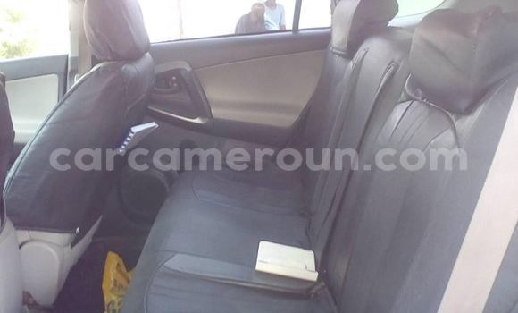 Acheter Occasion Voiture Toyota RAV4 Gris à Douala, Littoral Cameroon Acheter Occasion Voiture Toyota RAV4 Gris à Douala, Littoral Cameroon