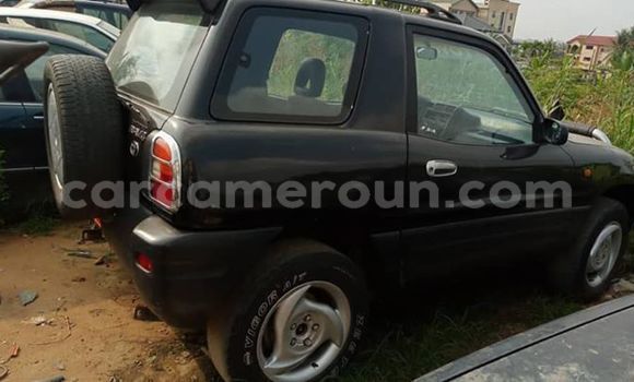 Acheter Occasion Voiture Toyota RAV4 Noir à Yaoundé, Central Cameroon Acheter Occasion Voiture Toyota RAV4 Noir à Yaoundé, Central Cameroon