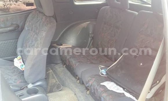 Acheter Occasion Voiture Toyota RAV4 Rouge à Yaoundé, Central Cameroon Acheter Occasion Voiture Toyota RAV4 Rouge à Yaoundé, Central Cameroon