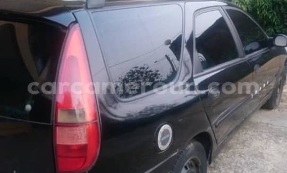 Sayi Na hannu Renault Laguna Black Mota in Douala a Ƙasar Kamaru