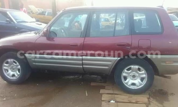 Acheter Occasion Voiture Toyota RAV4 Rouge à Yaoundé, Central Cameroon Acheter Occasion Voiture Toyota RAV4 Rouge à Yaoundé, Central Cameroon