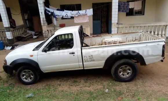 Acheter Occasion Voiture Nissan Hardbody Blanc à Yaoundé, Central Cameroon Acheter Occasion Voiture Nissan Hardbody Blanc à Yaoundé, Central Cameroon