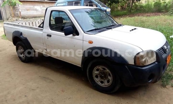 Acheter Occasion Voiture Nissan Hardbody Blanc à Yaoundé, Central Cameroon Acheter Occasion Voiture Nissan Hardbody Blanc à Yaoundé, Central Cameroon