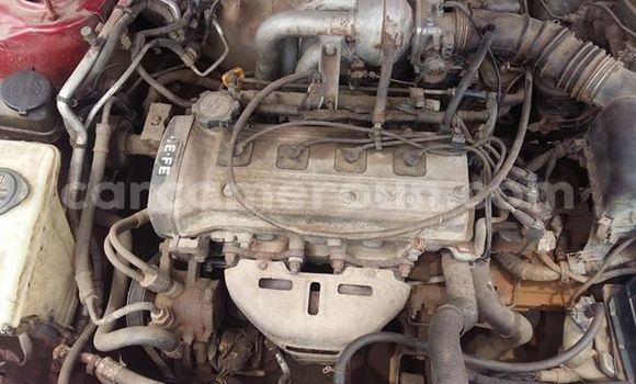 Acheter Occasion Voiture Toyota Corolla Rouge à Yaoundé, Central Cameroon Acheter Occasion Voiture Toyota Corolla Rouge à Yaoundé, Central Cameroon