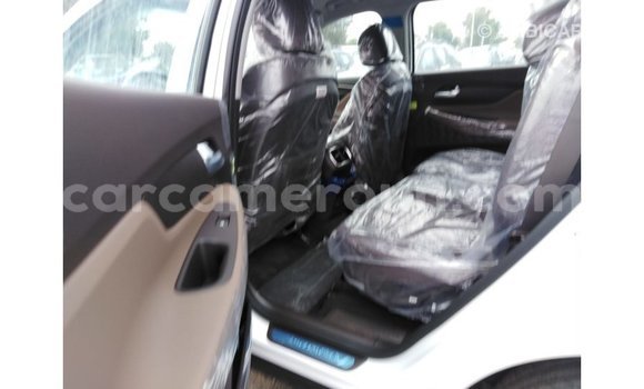 Acheter Import Voiture Hyundai Santa Fe Blanc à Import - Dubai, Adamawa Acheter Import Voiture Hyundai Santa Fe Blanc à Import - Dubai, Adamawa
