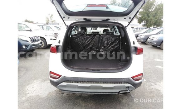 Acheter Import Voiture Hyundai Santa Fe Blanc à Import - Dubai, Adamawa Acheter Import Voiture Hyundai Santa Fe Blanc à Import - Dubai, Adamawa