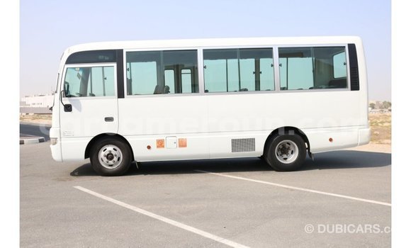 Buy Import Nissan Evalia White Truck in Import - Dubai in Adamawa Buy Import Nissan Evalia White Truck in Import - Dubai in Adamawa