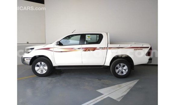 Sayi Imported Toyota Hilux White Mota in Import - Dubai a Adamawa Sayi Imported Toyota Hilux White Mota in Import - Dubai a Adamawa