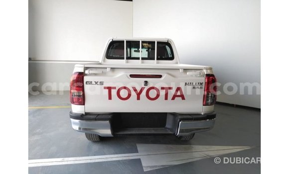 Sayi Imported Toyota Hilux White Mota in Import - Dubai a Adamawa Sayi Imported Toyota Hilux White Mota in Import - Dubai a Adamawa