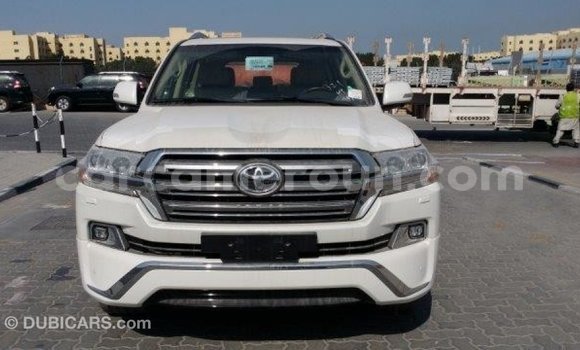 Sayi Imported Toyota Land Cruiser White Mota in Import - Dubai a Adamawa Sayi Imported Toyota Land Cruiser White Mota in Import - Dubai a Adamawa
