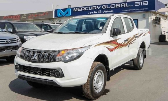 Acheter Import Voiture Mitsubishi L200 Blanc à Import - Dubai, Adamawa Acheter Import Voiture Mitsubishi L200 Blanc à Import - Dubai, Adamawa