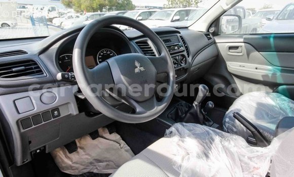 Acheter Import Voiture Mitsubishi L200 Blanc à Import - Dubai, Adamawa Acheter Import Voiture Mitsubishi L200 Blanc à Import - Dubai, Adamawa