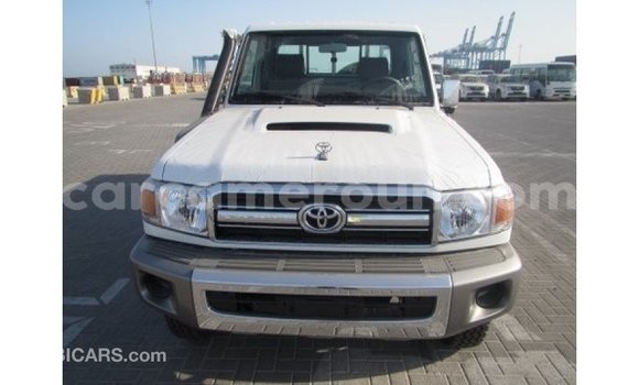 Sayi Imported Toyota Land Cruiser White Mota in Import - Dubai a Adamawa Sayi Imported Toyota Land Cruiser White Mota in Import - Dubai a Adamawa