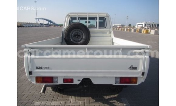 Sayi Imported Toyota Land Cruiser White Mota in Import - Dubai a Adamawa Sayi Imported Toyota Land Cruiser White Mota in Import - Dubai a Adamawa