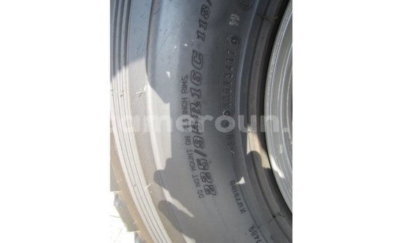 Sayi Imported Toyota Land Cruiser White Mota in Import - Dubai a Adamawa Sayi Imported Toyota Land Cruiser White Mota in Import - Dubai a Adamawa