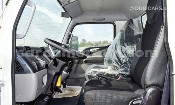 Sayi Imported Mitsubishi Carisma White Mota in Import - Dubai a Adamawa Sayi Imported Mitsubishi Carisma White Mota in Import - Dubai a Adamawa