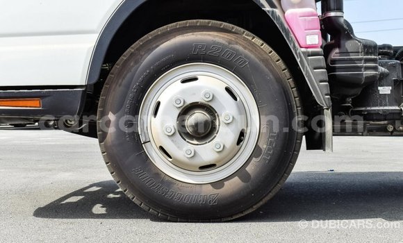 Sayi Imported Mitsubishi Carisma White Mota in Import - Dubai a Adamawa Sayi Imported Mitsubishi Carisma White Mota in Import - Dubai a Adamawa