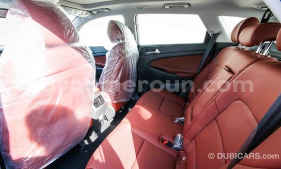 Acheter Import Voiture Hyundai Tucson Blanc à Import - Dubai, Adamawa Acheter Import Voiture Hyundai Tucson Blanc à Import - Dubai, Adamawa