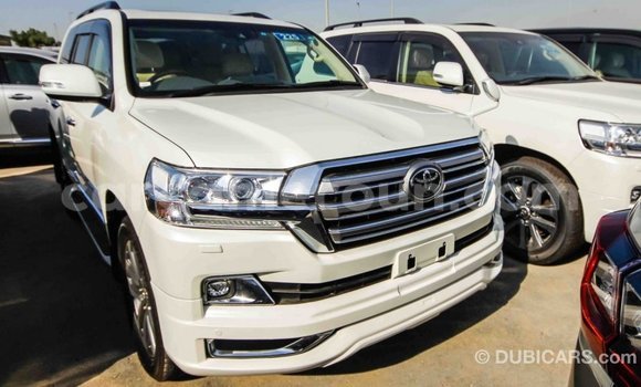 Sayi Imported Toyota Land Cruiser White Mota in Import - Dubai a Adamawa Sayi Imported Toyota Land Cruiser White Mota in Import - Dubai a Adamawa
