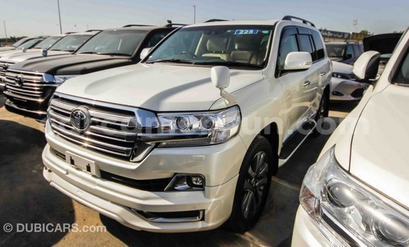 Sayi Imported Toyota Land Cruiser White Mota in Import - Dubai a Adamawa Sayi Imported Toyota Land Cruiser White Mota in Import - Dubai a Adamawa