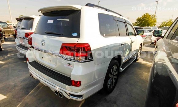 Sayi Imported Toyota Land Cruiser White Mota in Import - Dubai a Adamawa Sayi Imported Toyota Land Cruiser White Mota in Import - Dubai a Adamawa