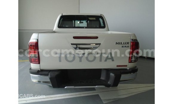 Acheter Import Voiture Toyota Hilux Blanc à Import - Dubai, Adamawa Acheter Import Voiture Toyota Hilux Blanc à Import - Dubai, Adamawa