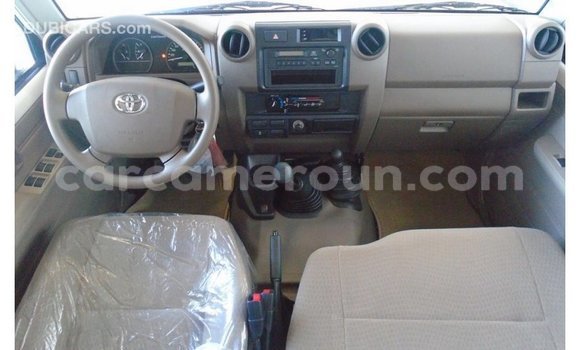 Sayi Imported Toyota Land Cruiser White Mota in Import - Dubai a Adamawa Sayi Imported Toyota Land Cruiser White Mota in Import - Dubai a Adamawa
