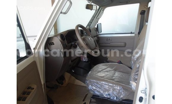 Sayi Imported Toyota Land Cruiser White Mota in Import - Dubai a Adamawa Sayi Imported Toyota Land Cruiser White Mota in Import - Dubai a Adamawa