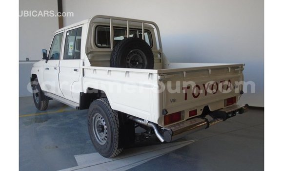 Sayi Imported Toyota Land Cruiser White Mota in Import - Dubai a Adamawa Sayi Imported Toyota Land Cruiser White Mota in Import - Dubai a Adamawa