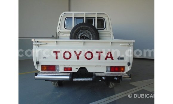 Sayi Imported Toyota Land Cruiser White Mota in Import - Dubai a Adamawa Sayi Imported Toyota Land Cruiser White Mota in Import - Dubai a Adamawa