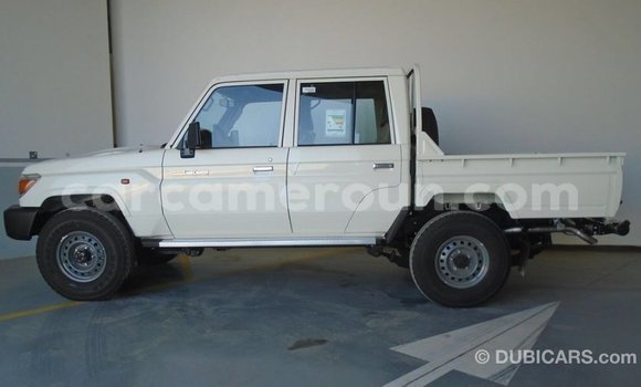 Sayi Imported Toyota Land Cruiser White Mota in Import - Dubai a Adamawa Sayi Imported Toyota Land Cruiser White Mota in Import - Dubai a Adamawa
