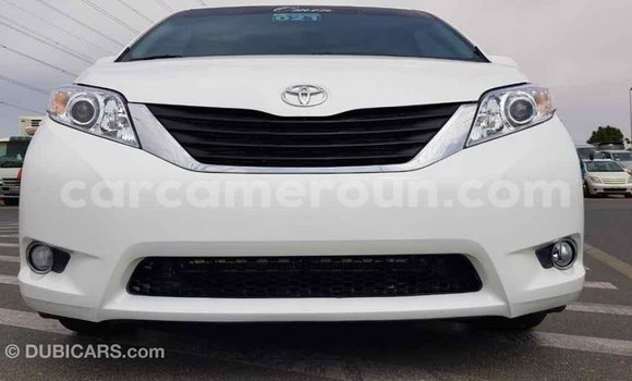 Buy Import Toyota Sienna White Car in Import - Dubai in Adamawa Buy Import Toyota Sienna White Car in Import - Dubai in Adamawa