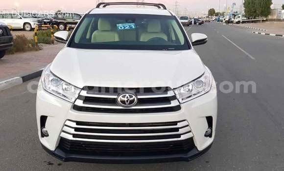 Buy Import Toyota Highlander White Car in Import - Dubai in Adamawa Buy Import Toyota Highlander White Car in Import - Dubai in Adamawa