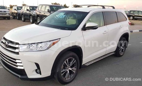 Buy Import Toyota Highlander White Car in Import - Dubai in Adamawa Buy Import Toyota Highlander White Car in Import - Dubai in Adamawa