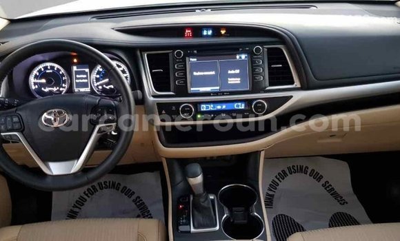 Buy Import Toyota Highlander White Car in Import - Dubai in Adamawa Buy Import Toyota Highlander White Car in Import - Dubai in Adamawa