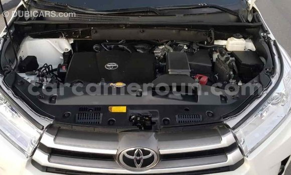 Buy Import Toyota Highlander White Car in Import - Dubai in Adamawa Buy Import Toyota Highlander White Car in Import - Dubai in Adamawa