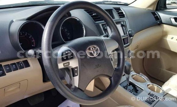 Acheter Import Voiture Toyota Highlander Noir à Import - Dubai, Adamawa Acheter Import Voiture Toyota Highlander Noir à Import - Dubai, Adamawa