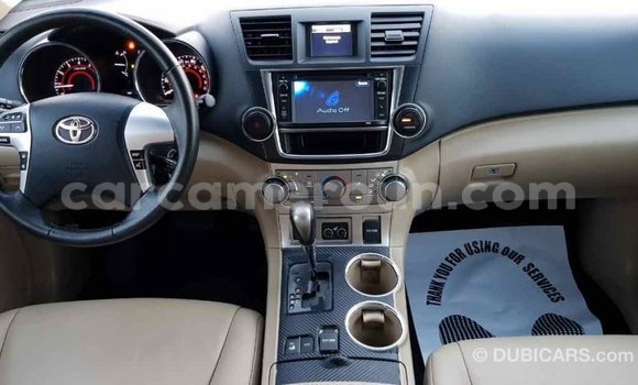 Buy Import Toyota Highlander Green Car in Import - Dubai in Adamawa Buy Import Toyota Highlander Green Car in Import - Dubai in Adamawa