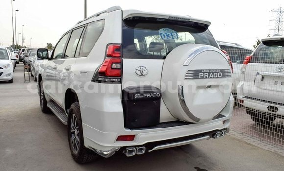 Acheter Import Voiture Toyota Prado Blanc à Import - Dubai, Adamawa Acheter Import Voiture Toyota Prado Blanc à Import - Dubai, Adamawa