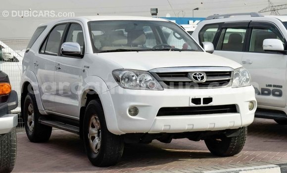 Acheter Import Voiture Toyota Fortuner Blanc à Import - Dubai, Adamawa Acheter Import Voiture Toyota Fortuner Blanc à Import - Dubai, Adamawa