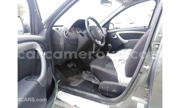 Acheter Import Voiture Renault Duster Vert à Import - Dubai, Adamawa Acheter Import Voiture Renault Duster Vert à Import - Dubai, Adamawa