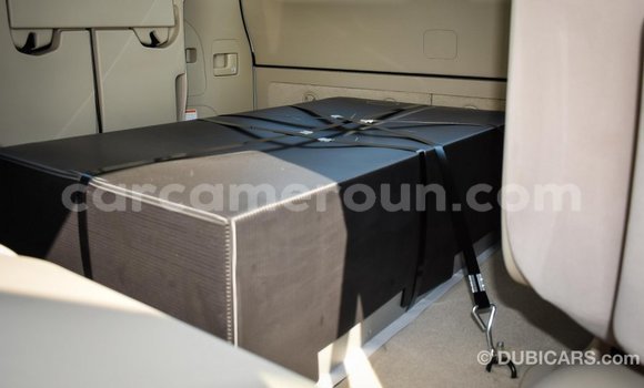 Acheter Import Voiture Toyota Land Cruiser Blanc à Import - Dubai, Adamawa Acheter Import Voiture Toyota Land Cruiser Blanc à Import - Dubai, Adamawa