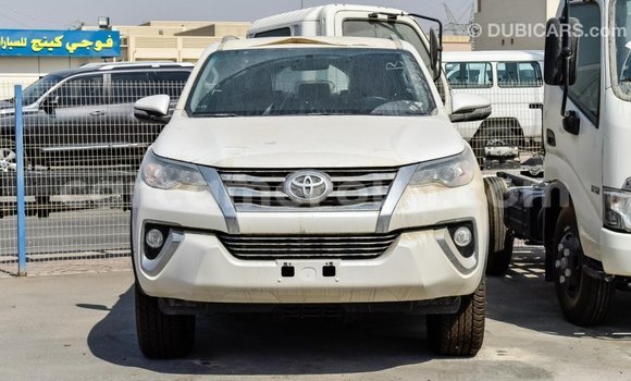 Acheter Import Voiture Toyota Fortuner Blanc à Import - Dubai, Adamawa Acheter Import Voiture Toyota Fortuner Blanc à Import - Dubai, Adamawa
