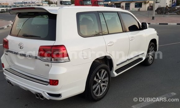 Buy Import Toyota Land Cruiser White Car in Import - Dubai in Adamawa Buy Import Toyota Land Cruiser White Car in Import - Dubai in Adamawa